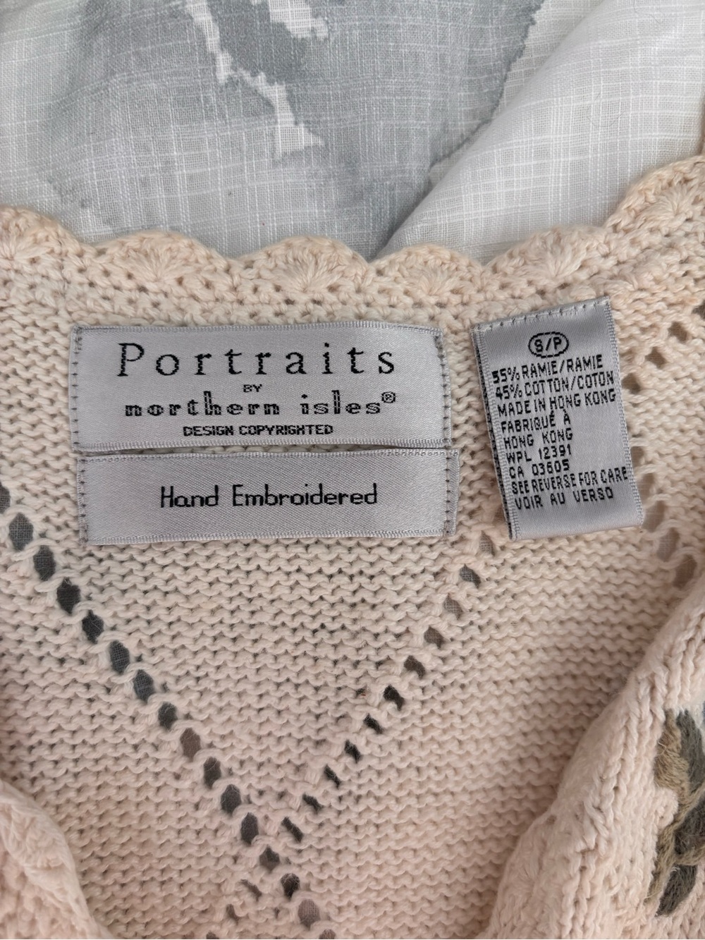 Vintage Northern Isles Hand-Embroidered Floral Knit Vest 🌸 - Picture 6 of 6